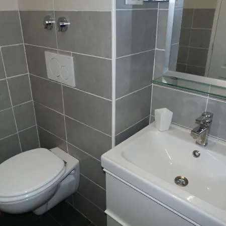Apartment 2m R1 110 - 72la Saint-Raphael (Var)